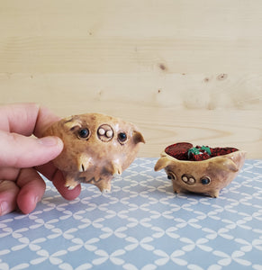 Piggy candle holders